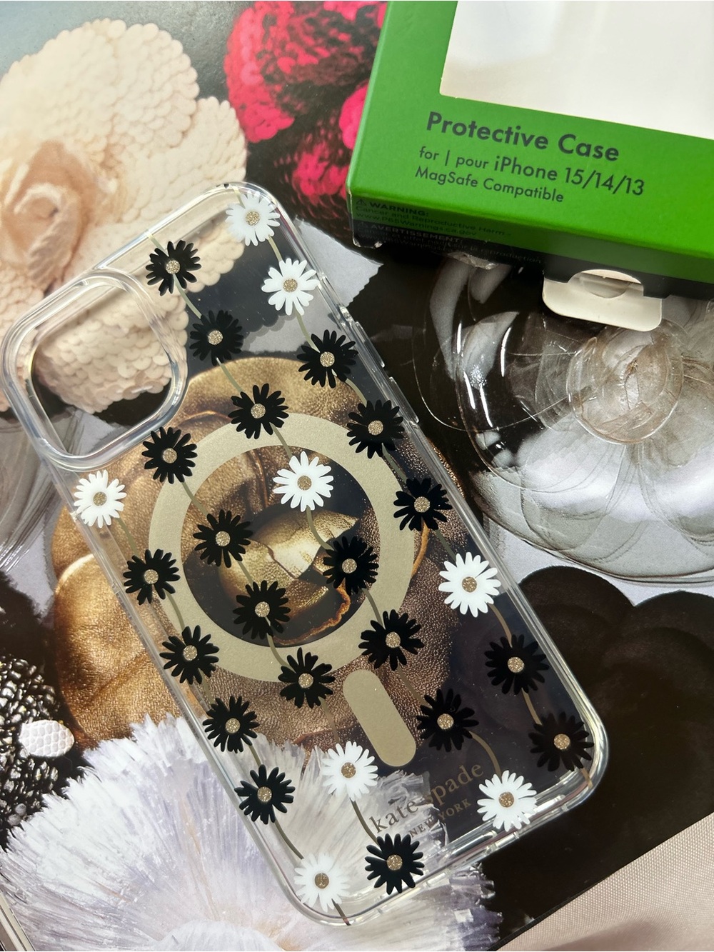 IPhone 15/ 14/13 kate spade Clear Black & White Daisy iPhone Protective Case - Picture 2 of 8